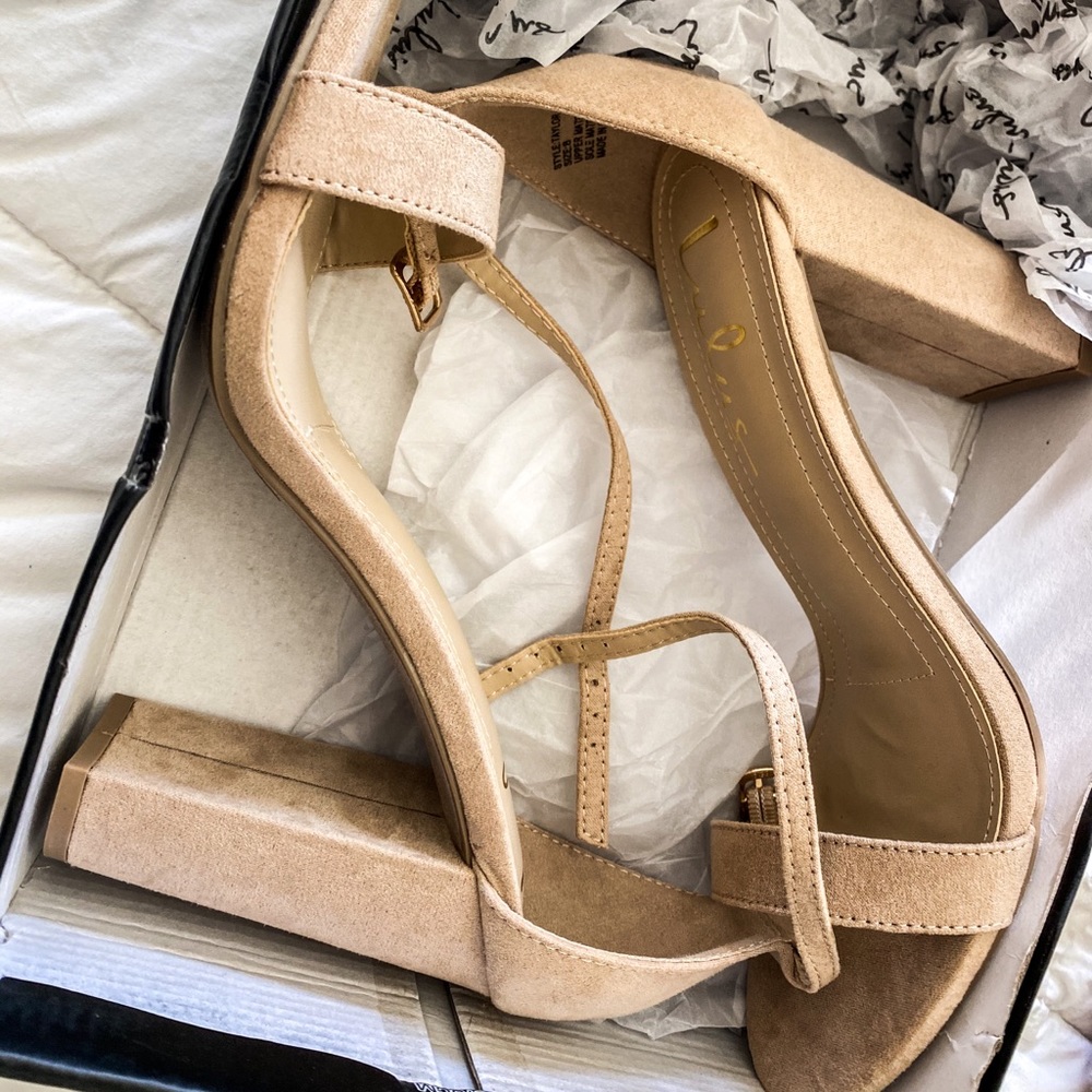 Never worn lulus Taylor heels